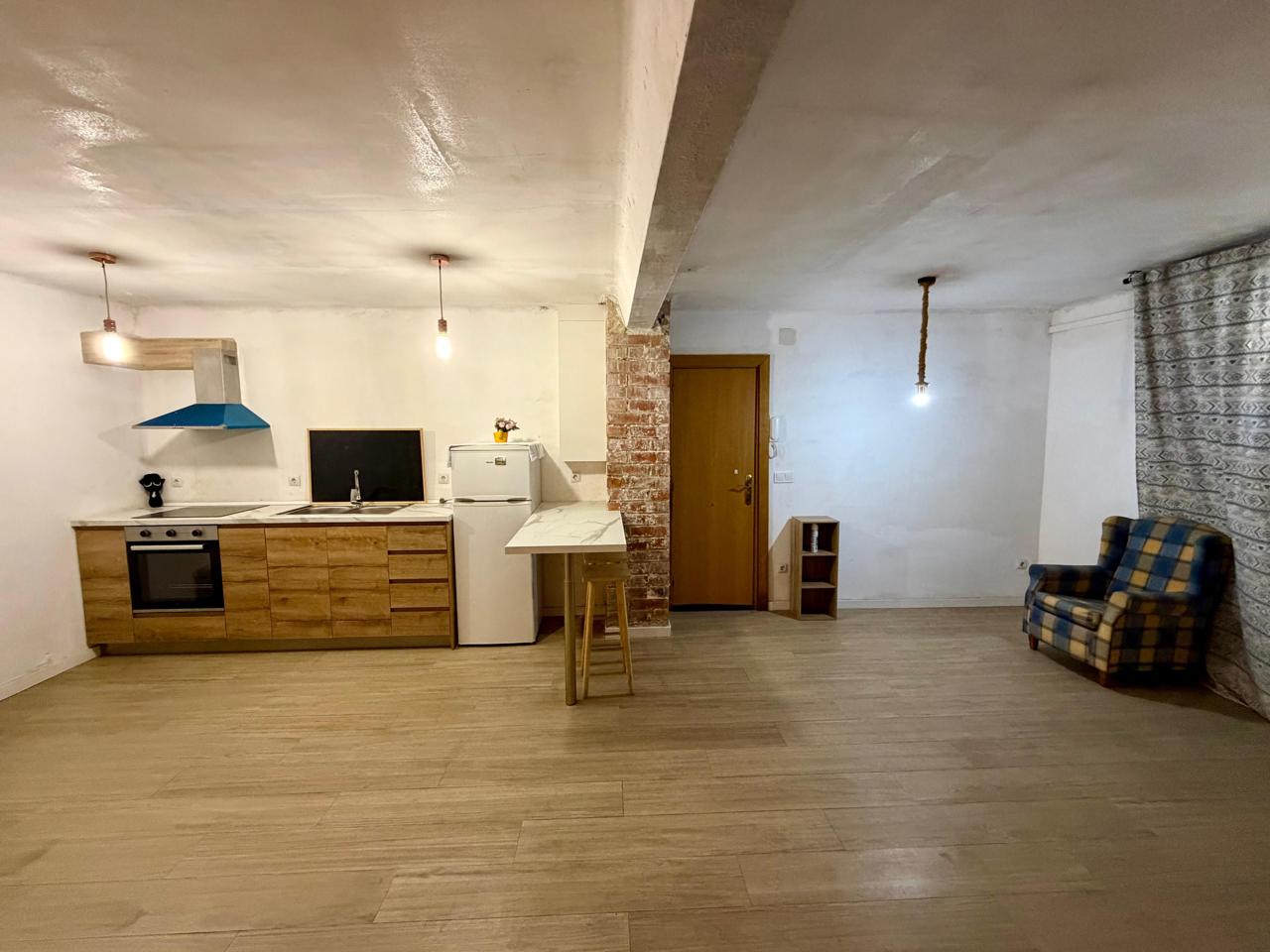 local en montcada-i-reixac ·  85000€