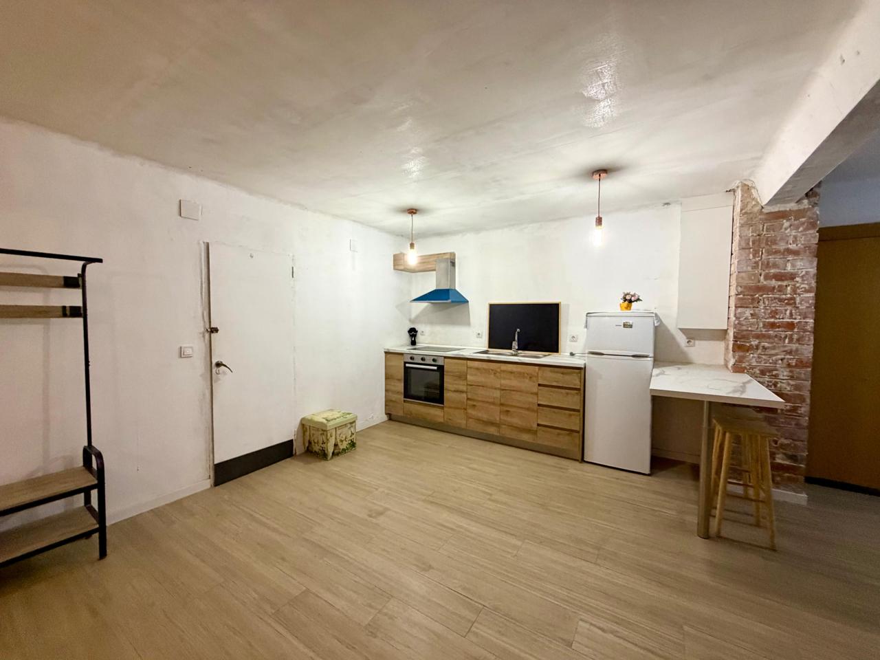 local en montcada-i-reixac ·  85000€