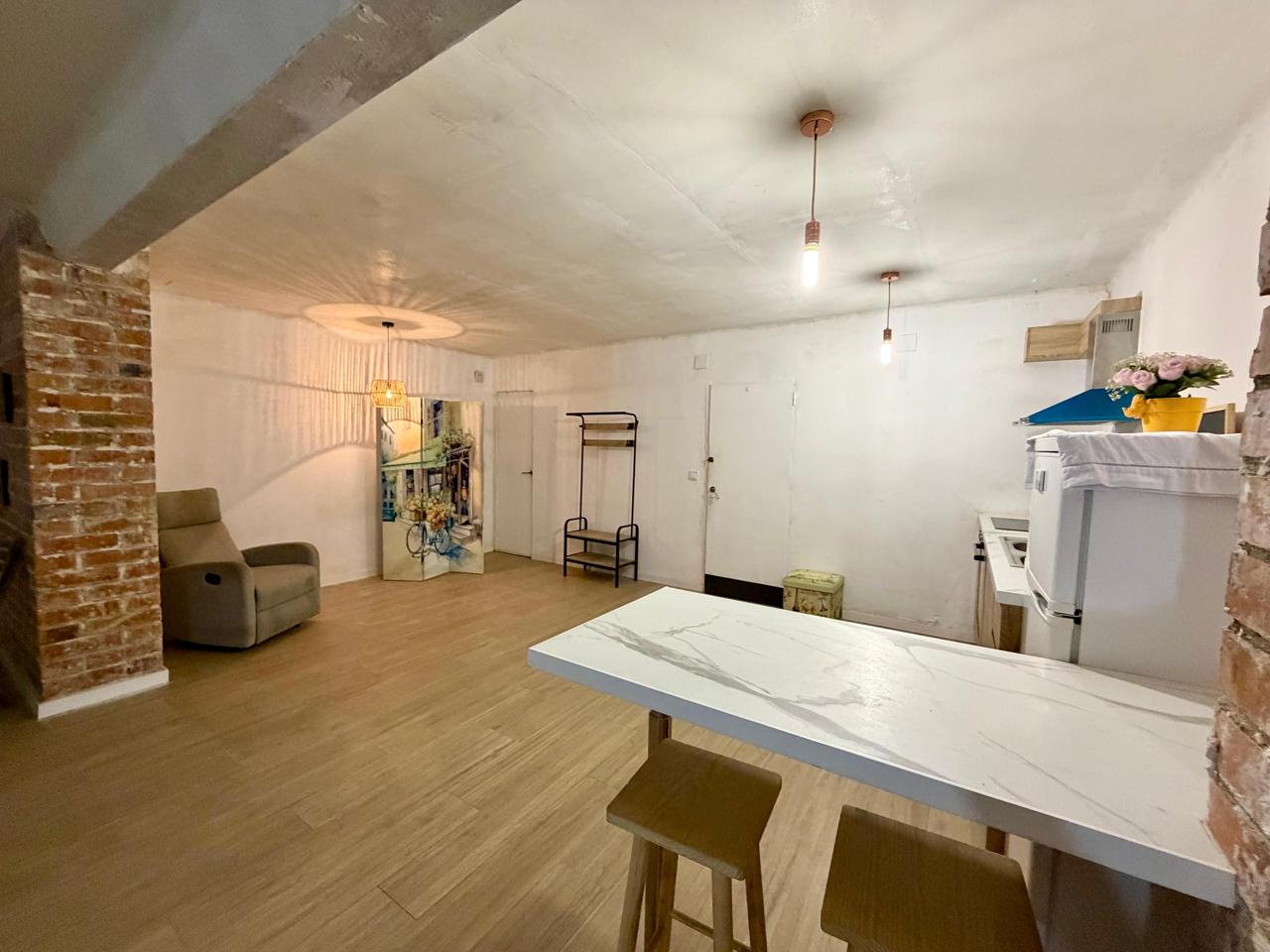 local en montcada-i-reixac ·  85000€