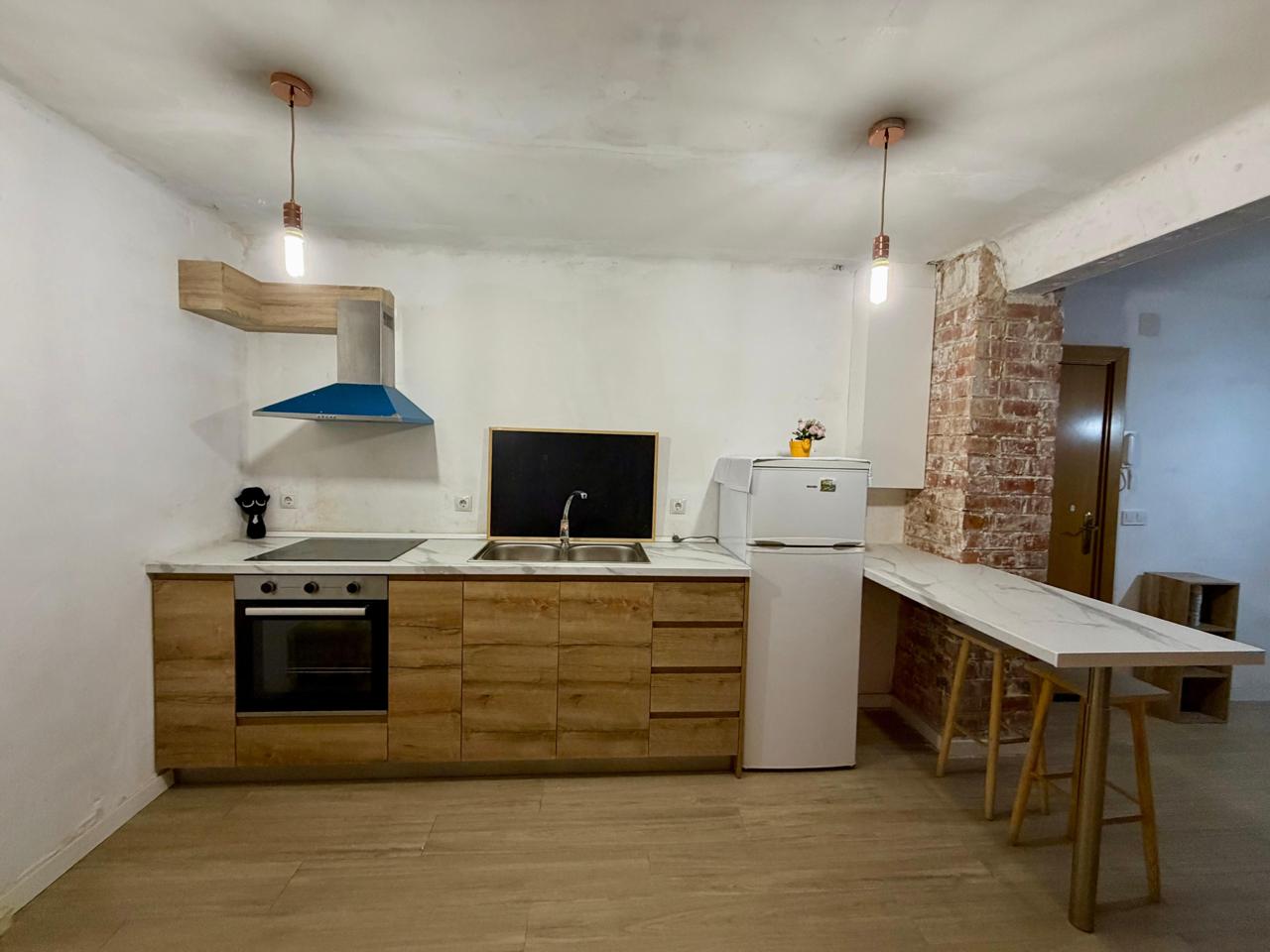 local en montcada-i-reixac ·  85000€
