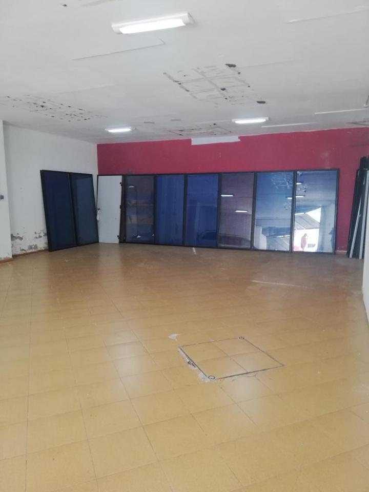 Local en Carrer de Solsona, Terrassa, Barcelona de 150 m2