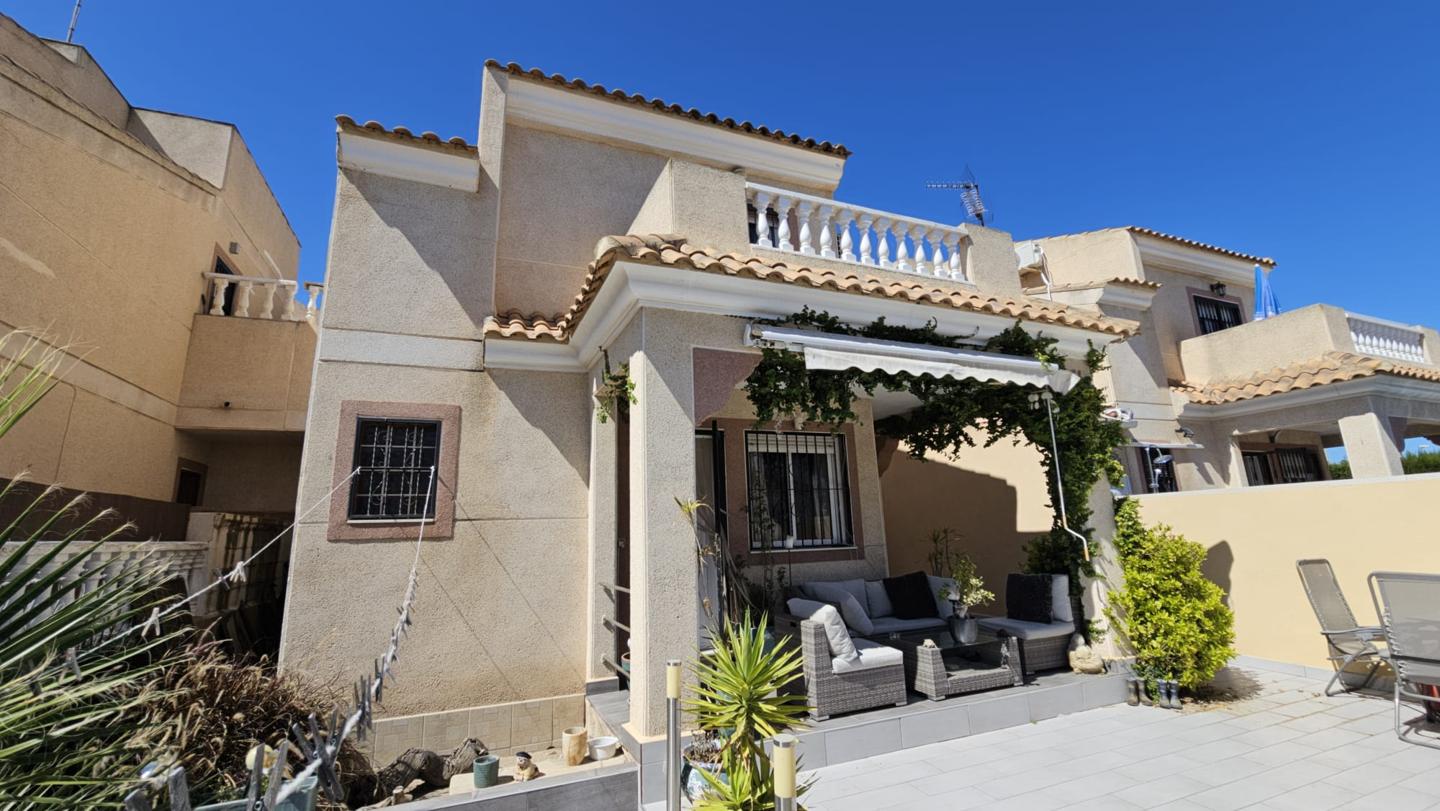 Casa / chalet en Calle Lejona, El Chaparral, Alicante de 94 m2
