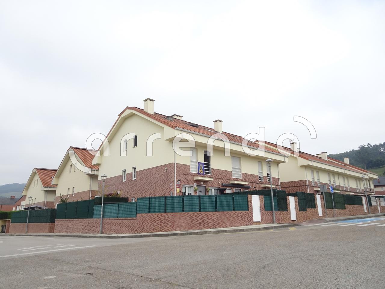 casas-adosadas en parbayon · barrio-el-jurrio-39612 970€