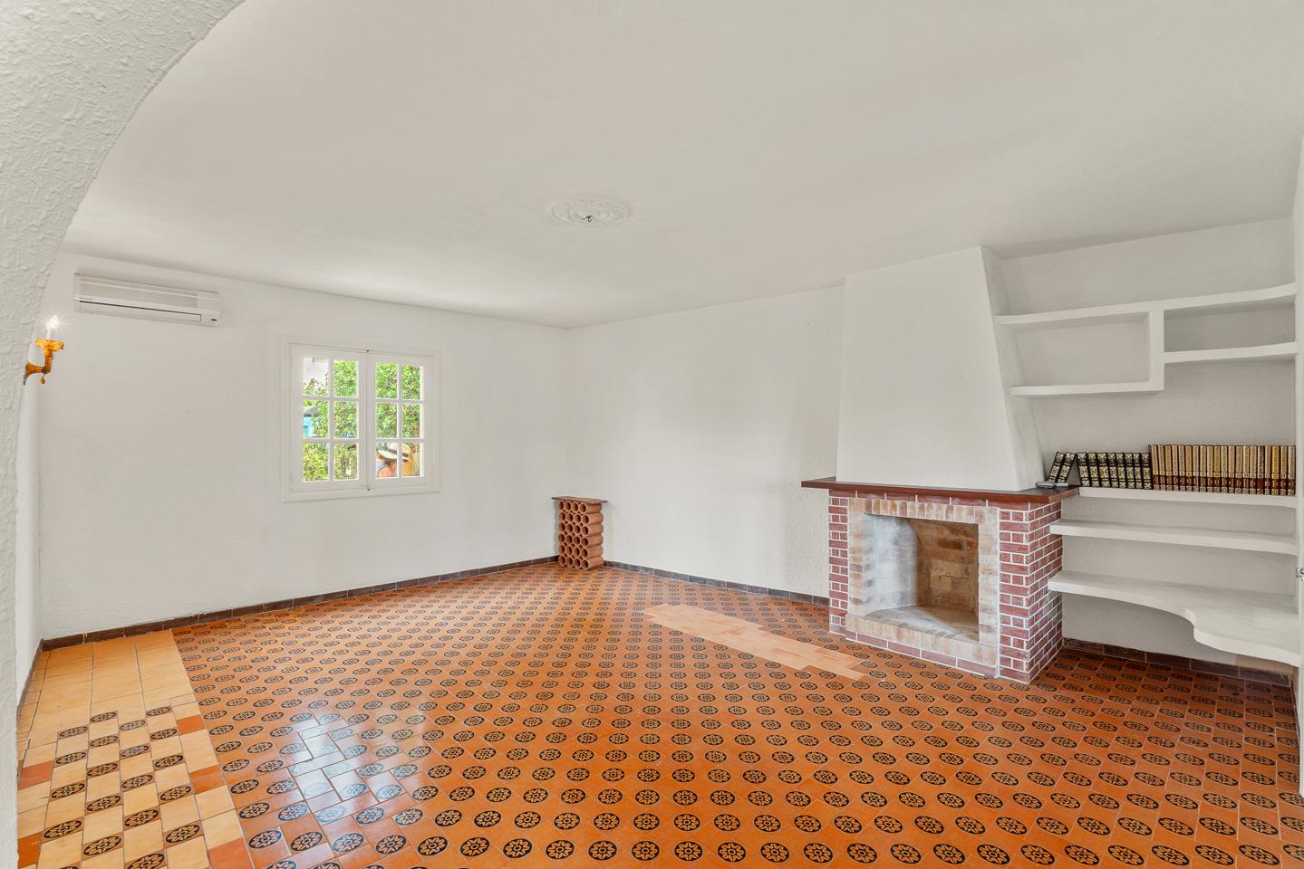 Chalet con jardín y posibilidad de piscina a pocos pasos del mar — Sant Elm — Foto 6