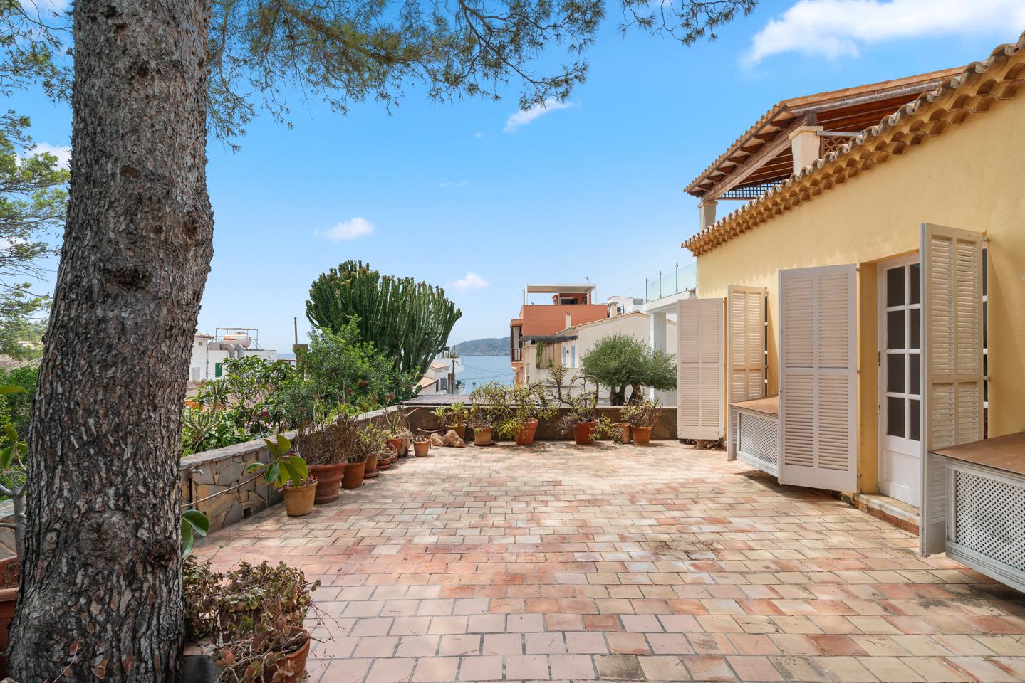 Chalet con jardín y posibilidad de piscina a pocos pasos del mar — Sant Elm — Foto 2