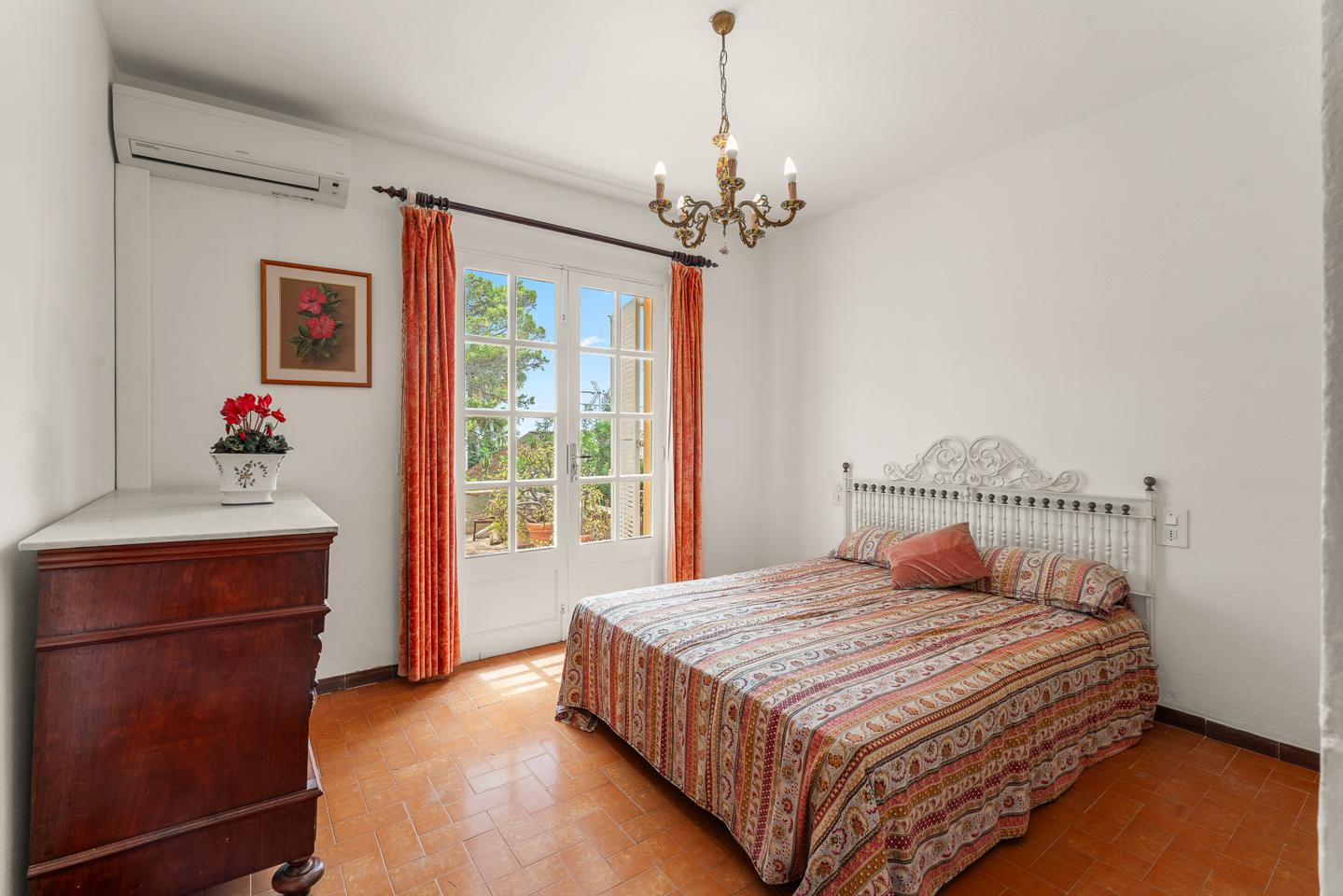Chalet con jardín y posibilidad de piscina a pocos pasos del mar — Sant Elm — Foto 12