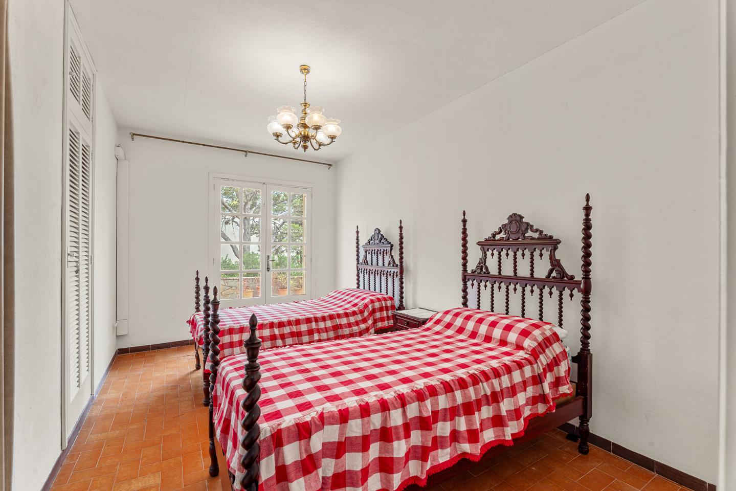 Chalet con jardín y posibilidad de piscina a pocos pasos del mar — Sant Elm — Foto 10