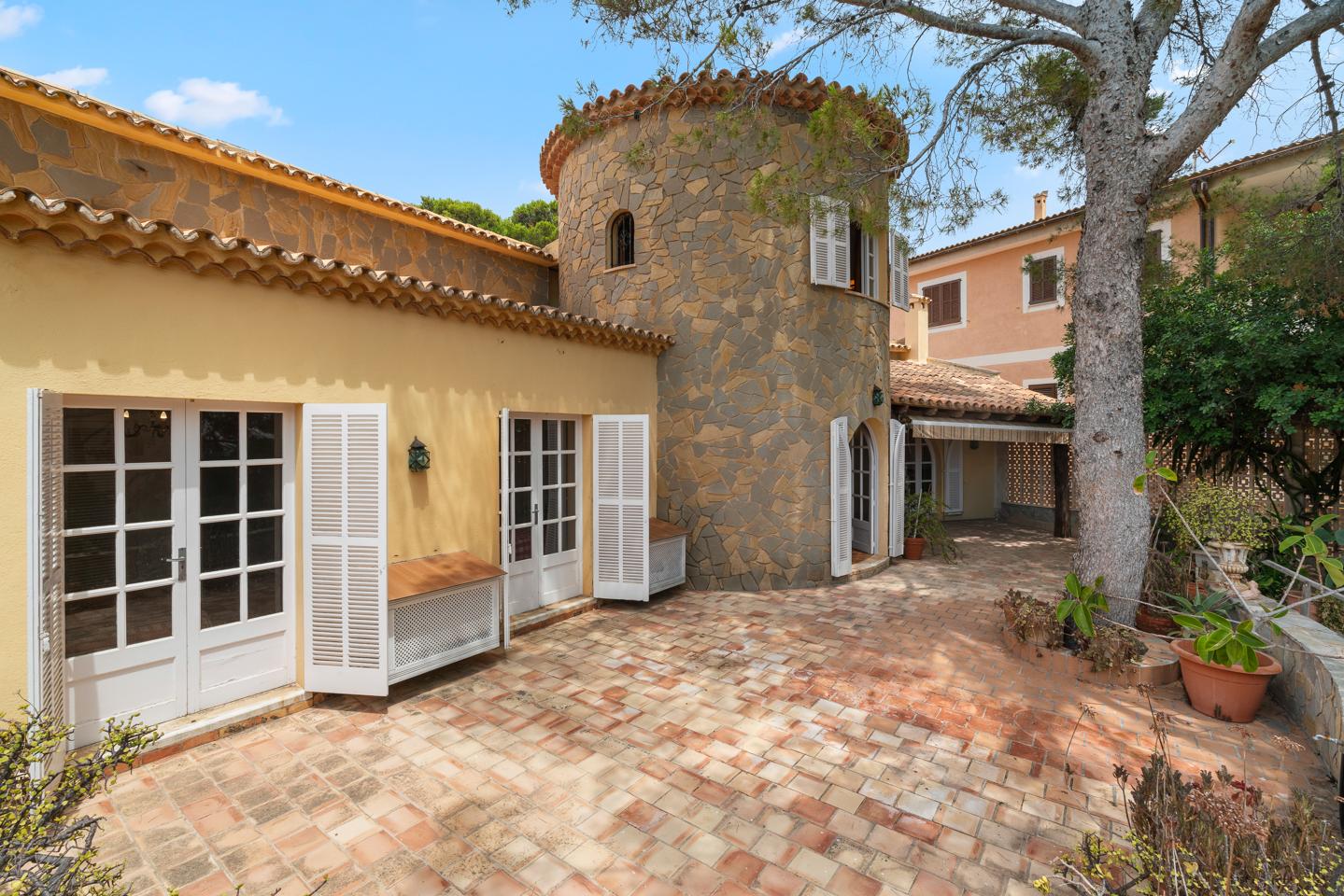 Chalet con jardín y posibilidad de piscina a pocos pasos del mar — Sant Elm — Foto 3