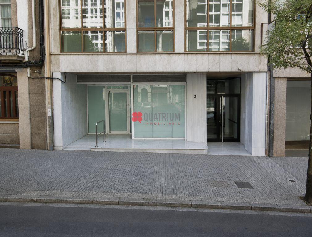 Local en Hórreo, Santiago de Compostela, A Coruña de 481 m2