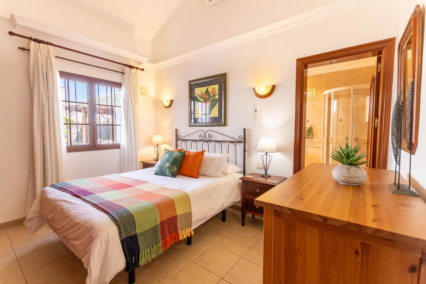 Stunning 4 Bed Detached Villa In Parque Del Rey