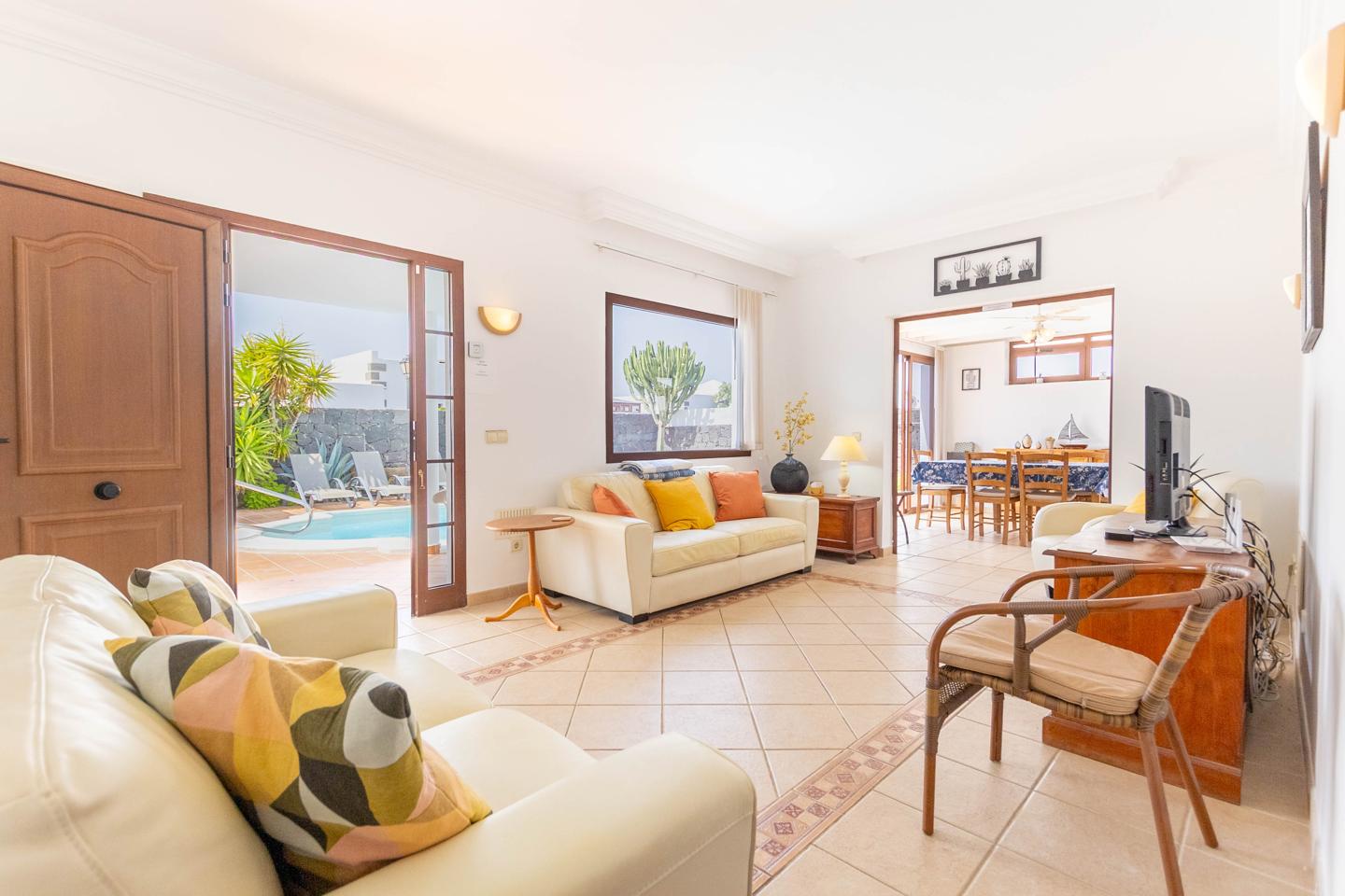 Stunning 4 Bed Detached Villa In Parque Del Rey