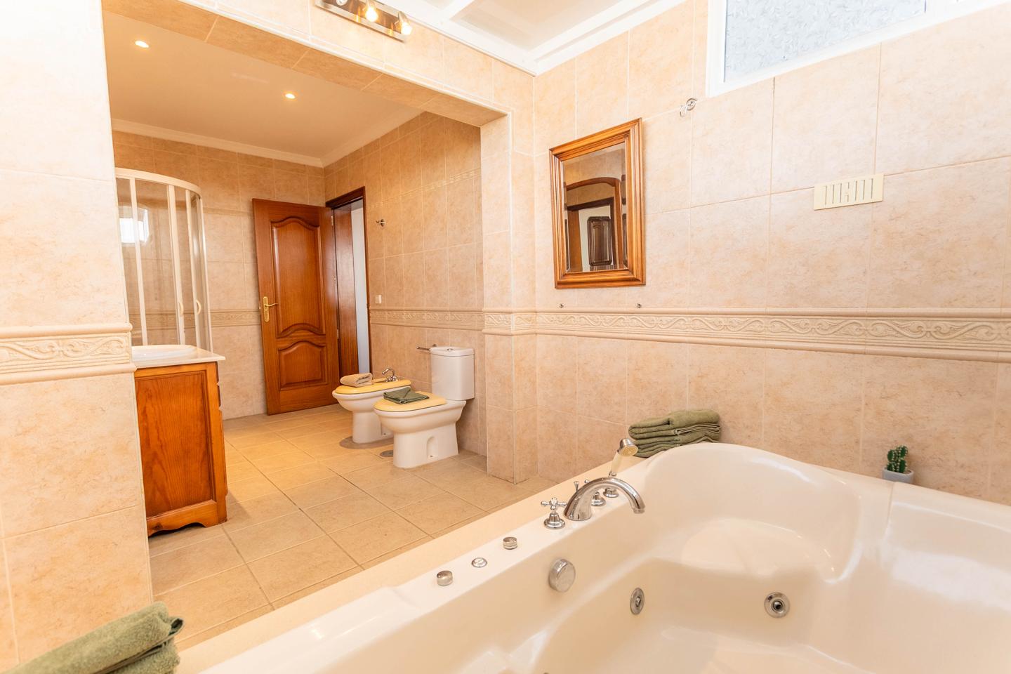 Stunning 4 Bed Detached Villa In Parque Del Rey