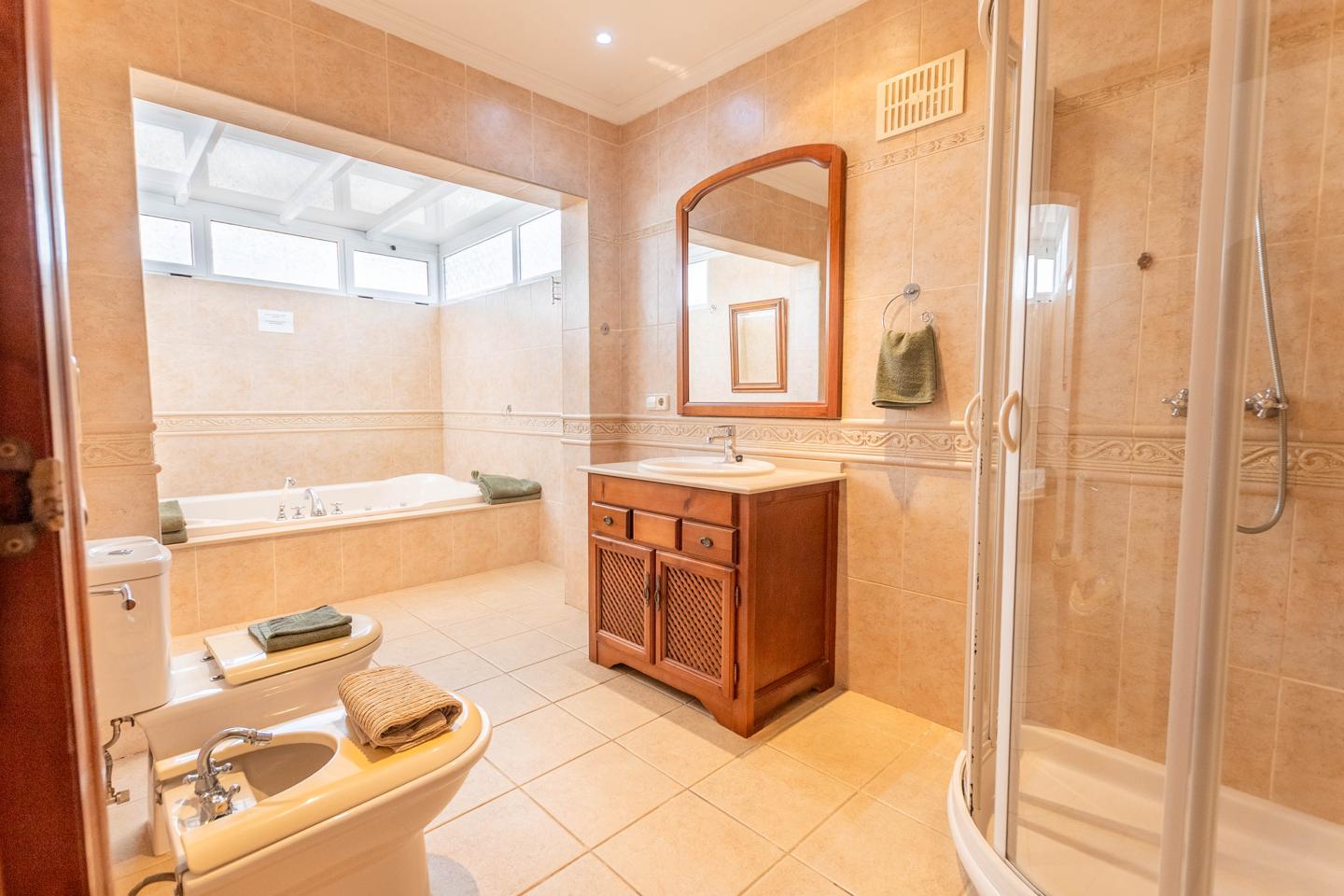 Stunning 4 Bed Detached Villa In Parque Del Rey