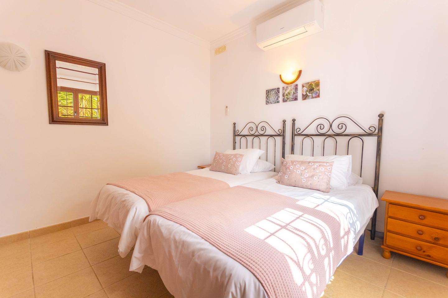 Stunning 4 Bed Detached Villa In Parque Del Rey