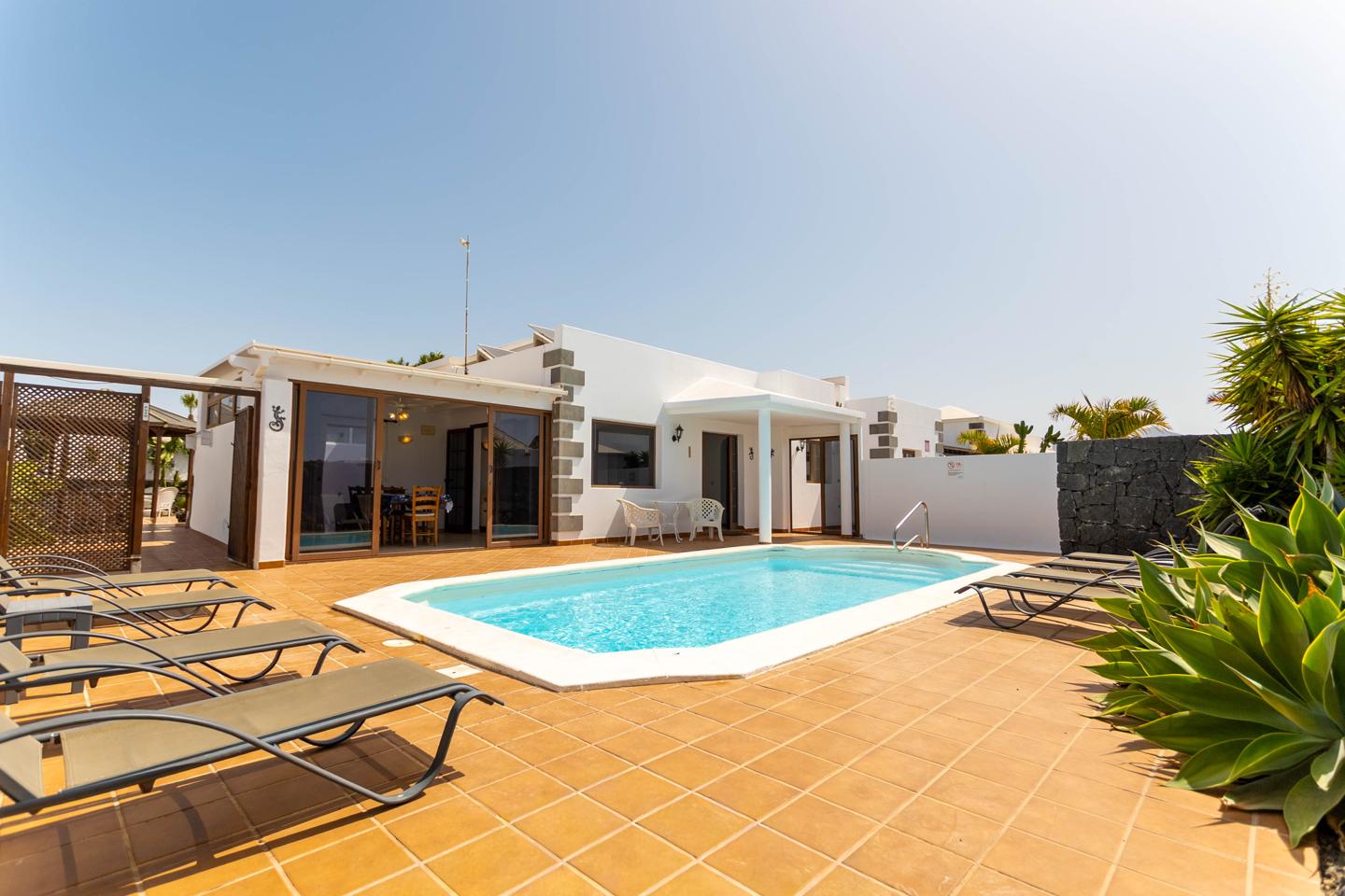 Stunning 4 Bed Detached Villa In Parque Del Rey