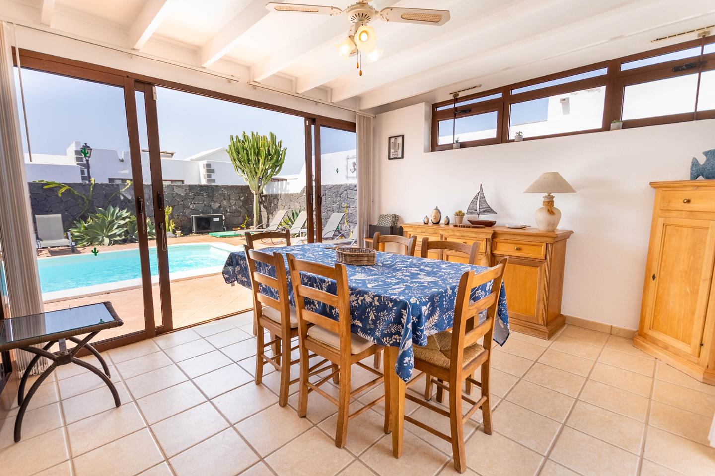 Stunning 4 Bed Detached Villa In Parque Del Rey
