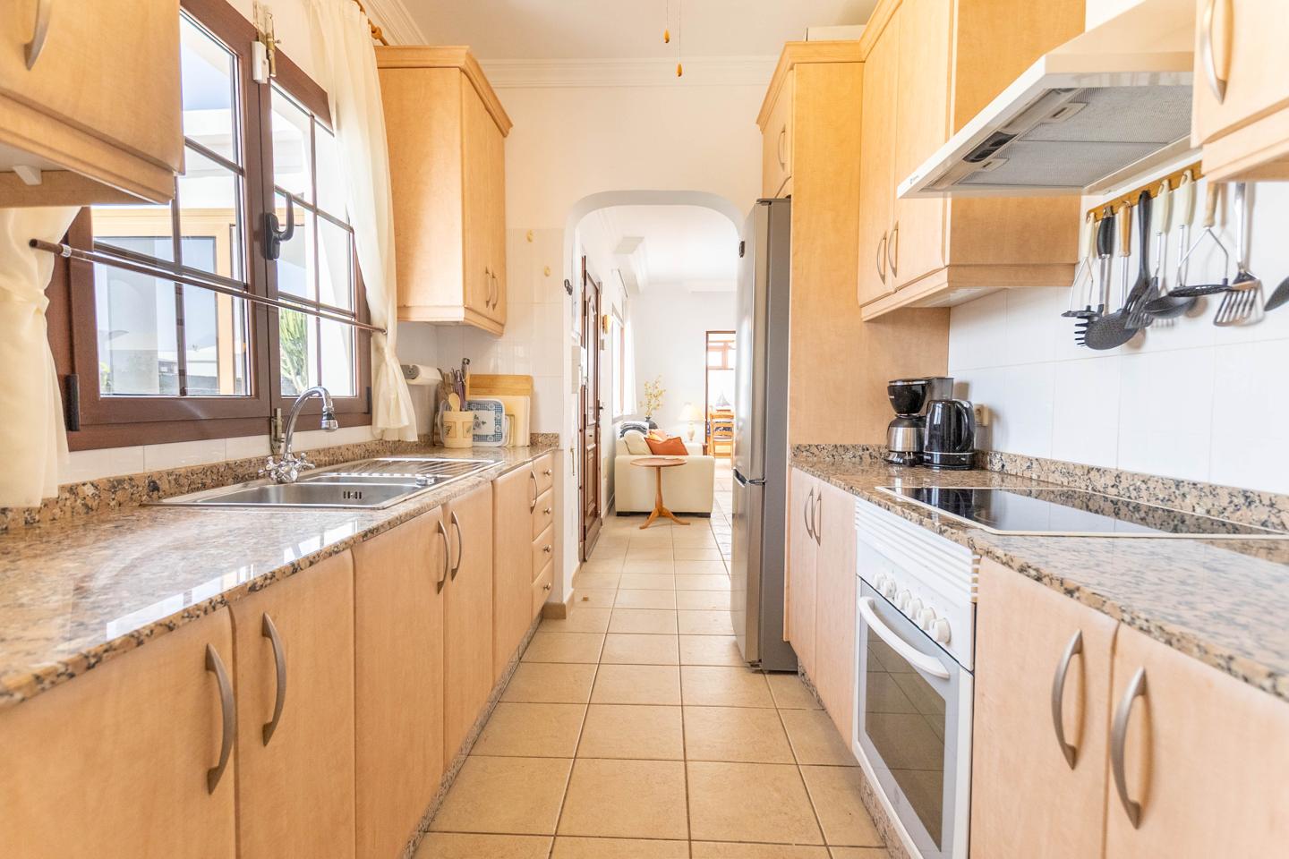 Stunning 4 Bed Detached Villa In Parque Del Rey
