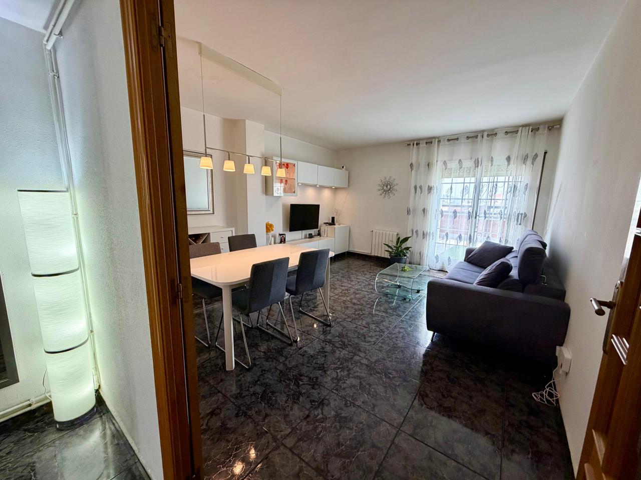 piso en montcada-i-reixac · montcada-centro 388000€