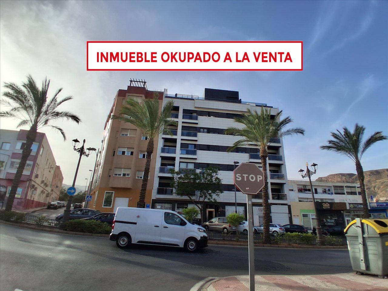 foto de EDIFICIO EN ROQUETA DE MAR, ALMERÍA
