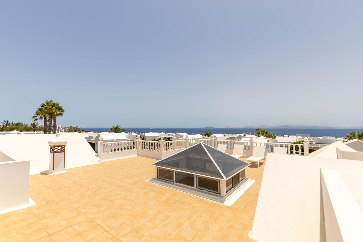 Prestigious 5 Bed Villa With Views In Playa Real