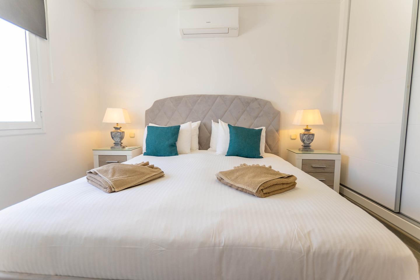 Prestigious 5 Bed Villa With Views In Playa Real