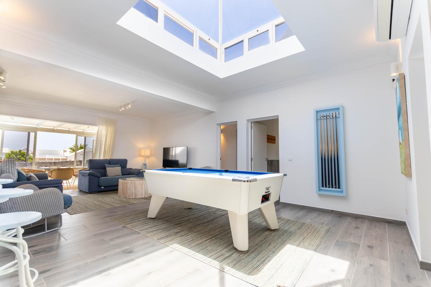 Prestigious 5 Bed Villa With Views In Playa Real
