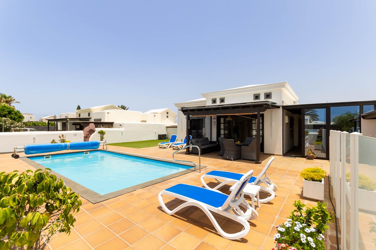 Detached Faro Park Fase 4 Villa With Garage & Pool