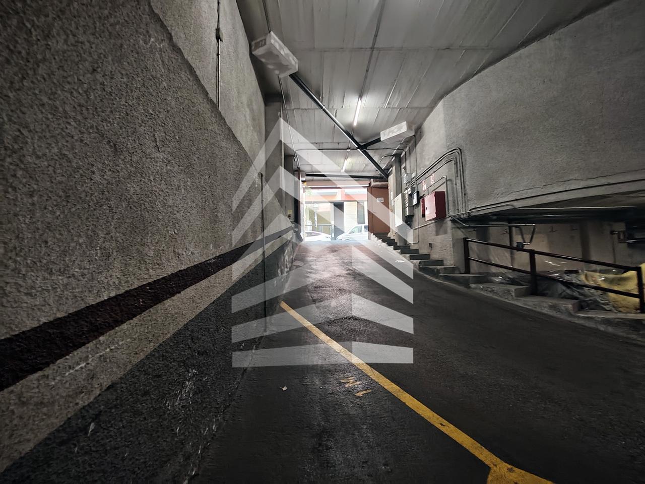parking en barcelona · carrer-de-morales-08029 €