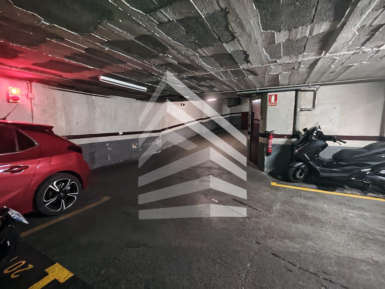 parking en barcelona · carrer-de-morales-08029 €