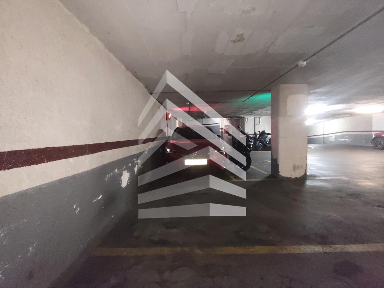 parking en barcelona · carrer-de-morales-08029 €