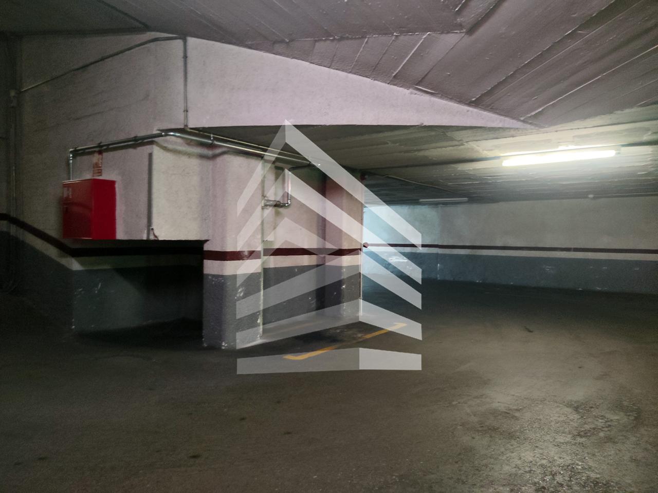 parking en barcelona · carrer-de-morales-08029 €