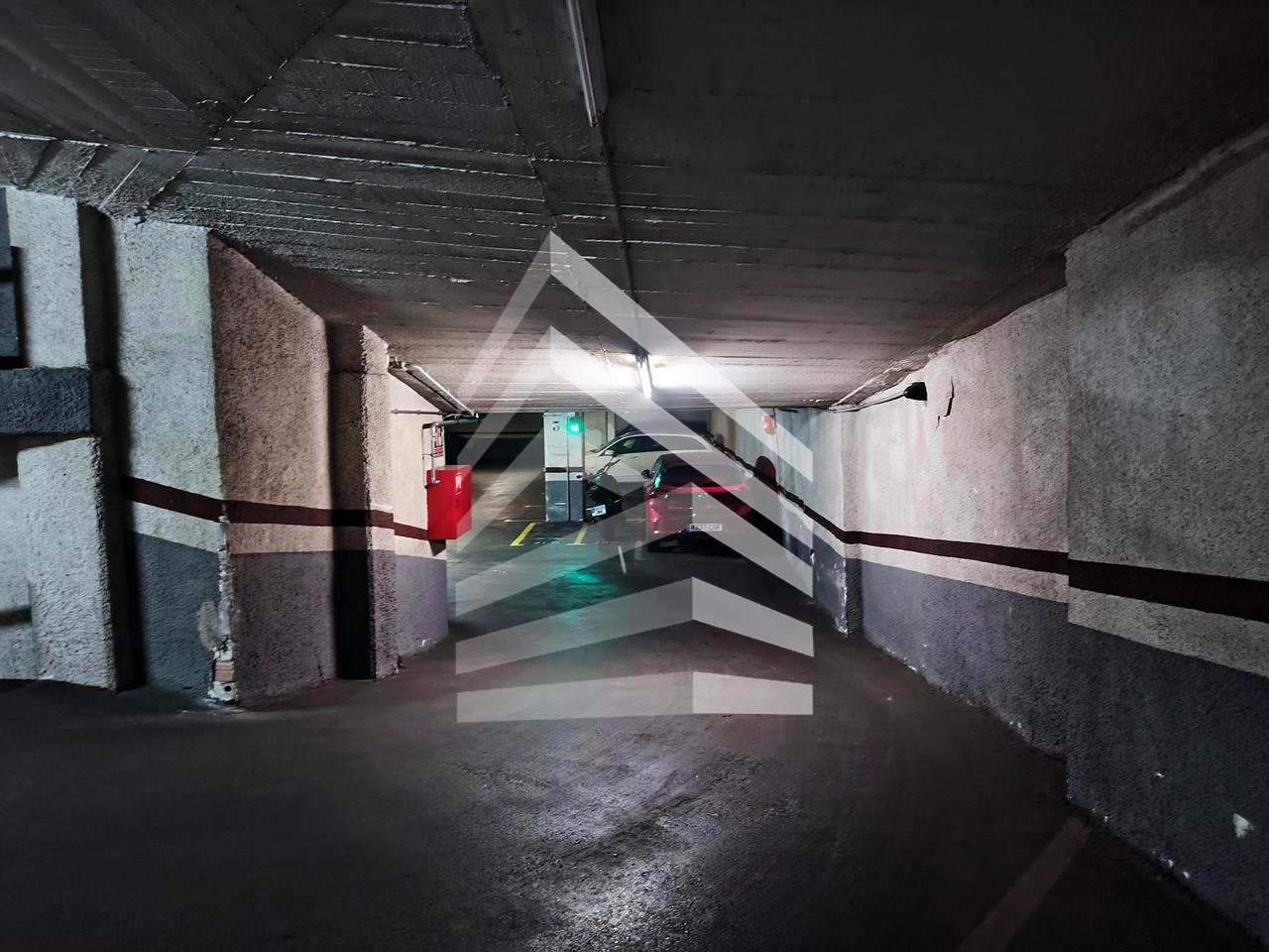 parking en barcelona · carrer-de-morales-08029 €