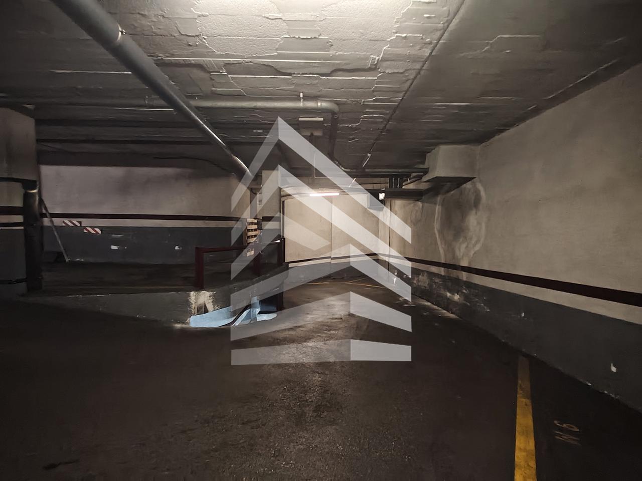 parking en barcelona · carrer-de-morales-08029 €