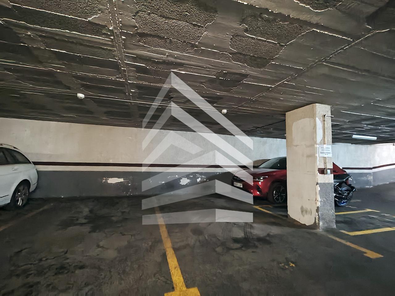 parking en barcelona · carrer-de-morales-08029 €