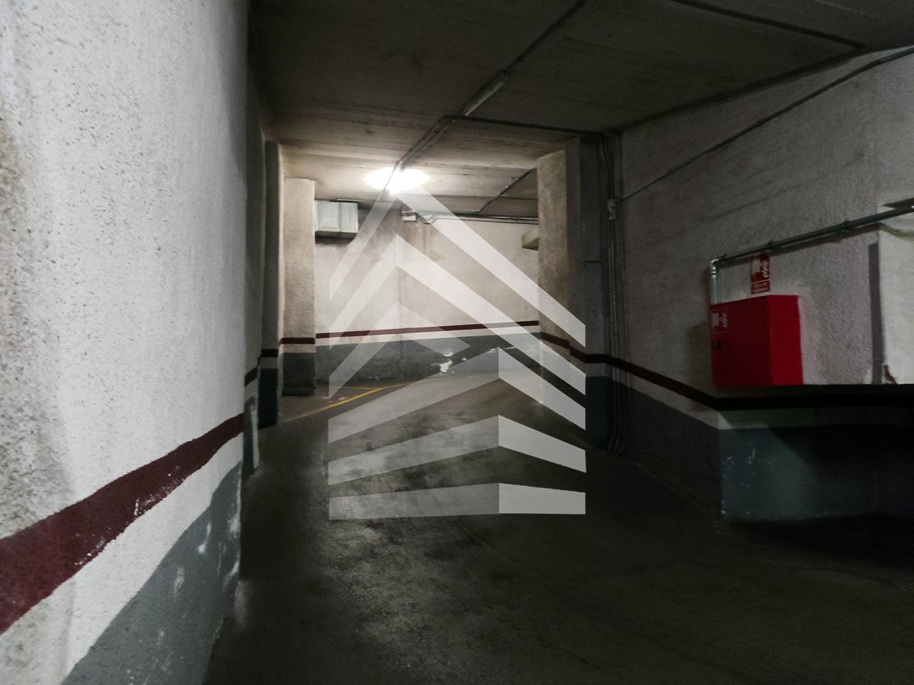 parking en barcelona · carrer-de-morales-08029 €