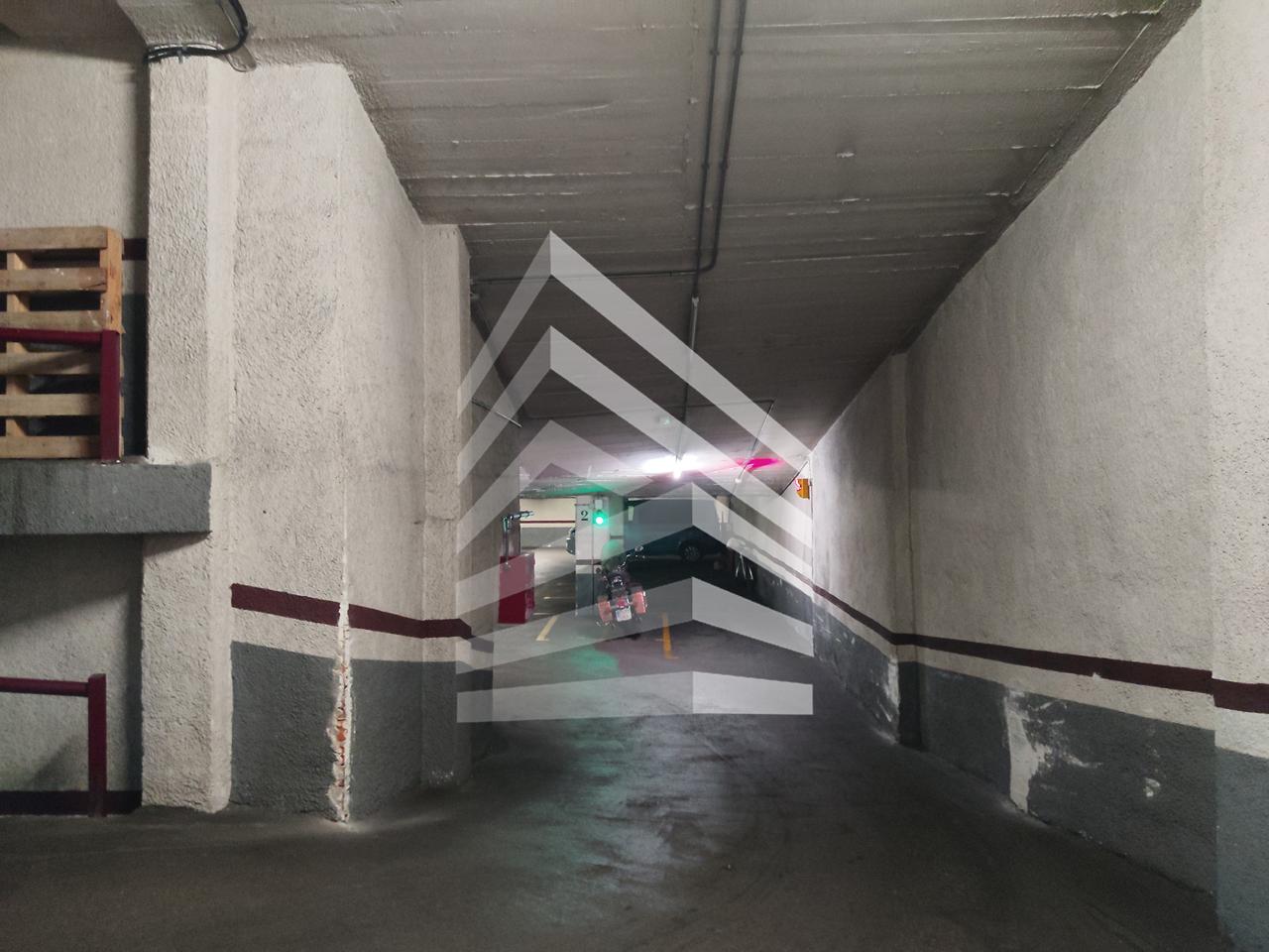 parking en barcelona · carrer-de-morales-08029 €