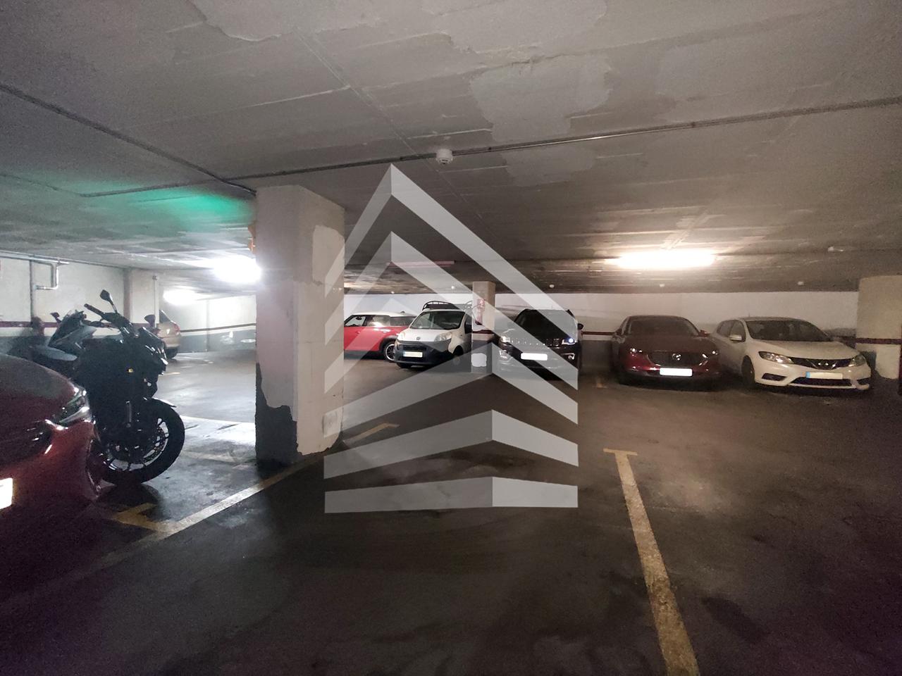 parking en barcelona · carrer-de-morales-08029 €
