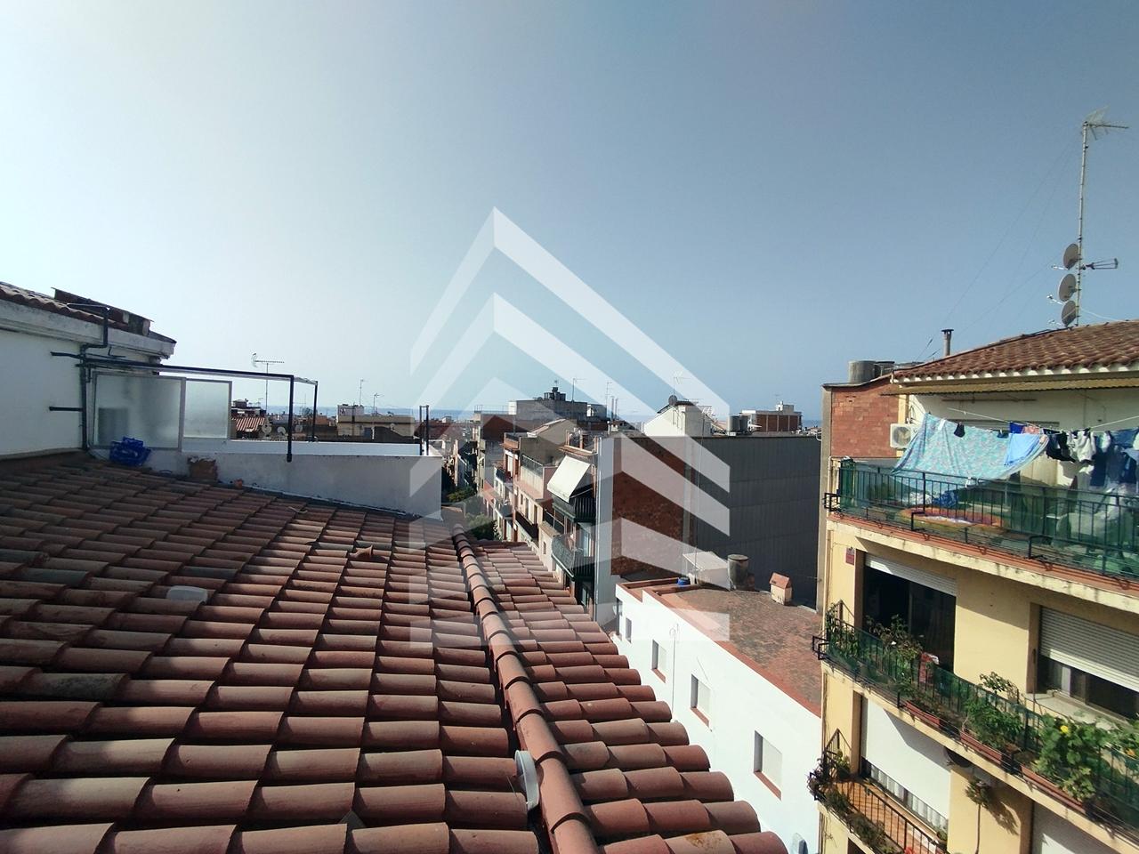 atico en mataro · carrer-del-rossello-08303 150000€