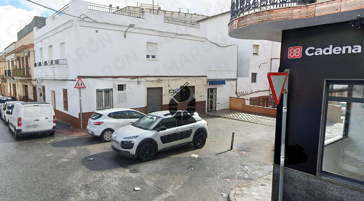 Local en venta en Coria del Río de 98 m2 REF:04340