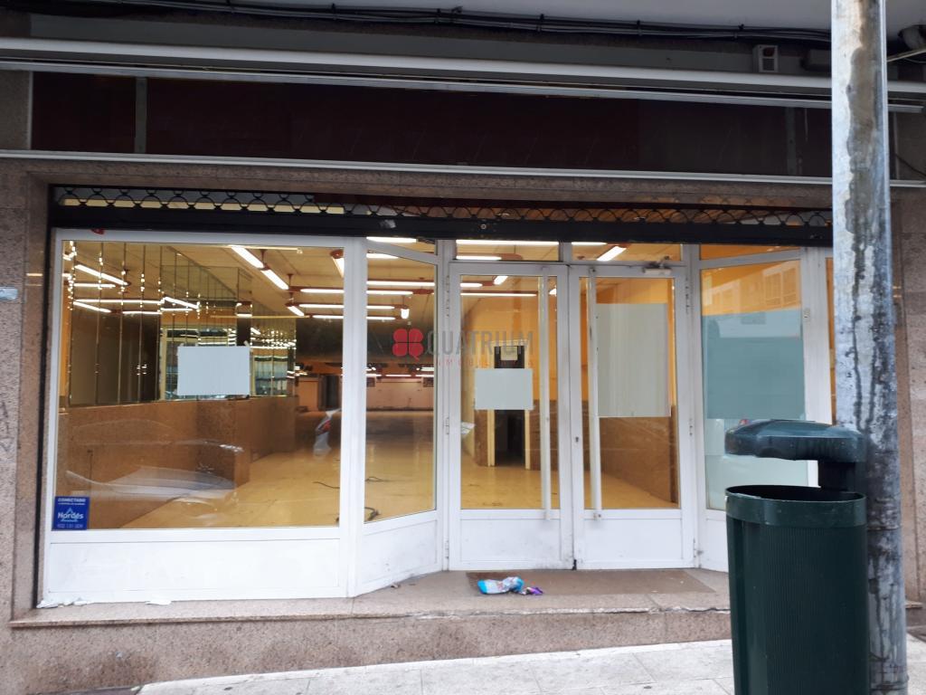 Local en Rúa de San Pedro de Mezonzo, Santiago de Compostela, A Coruña de 512 m2