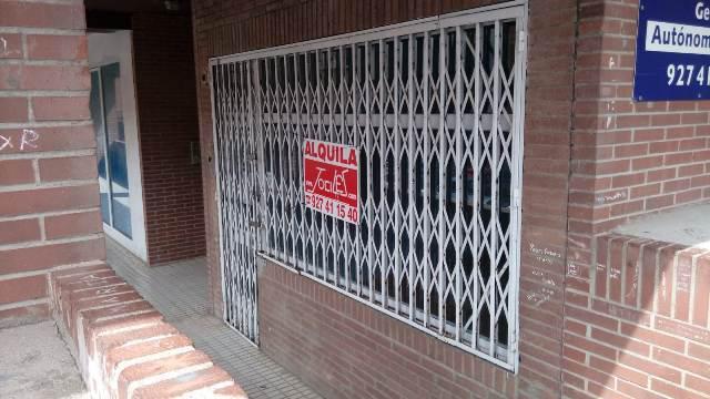 Local en Travesía de Sor Valentina Mirón, Plasencia, Cáceres de 53 m2