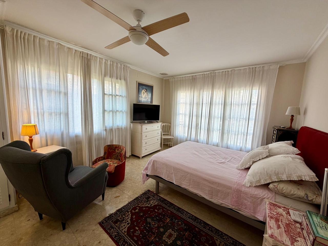 casa--chalet en montcada-i-reixac · montcada-centro 690000€