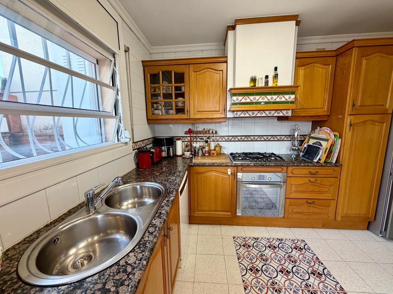 casa--chalet en montcada-i-reixac · montcada-centro 690000€