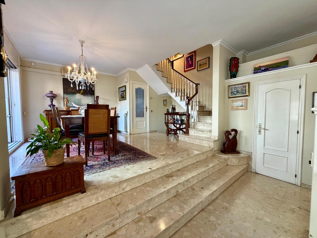 casa--chalet en montcada-i-reixac · montcada-centro 690000€