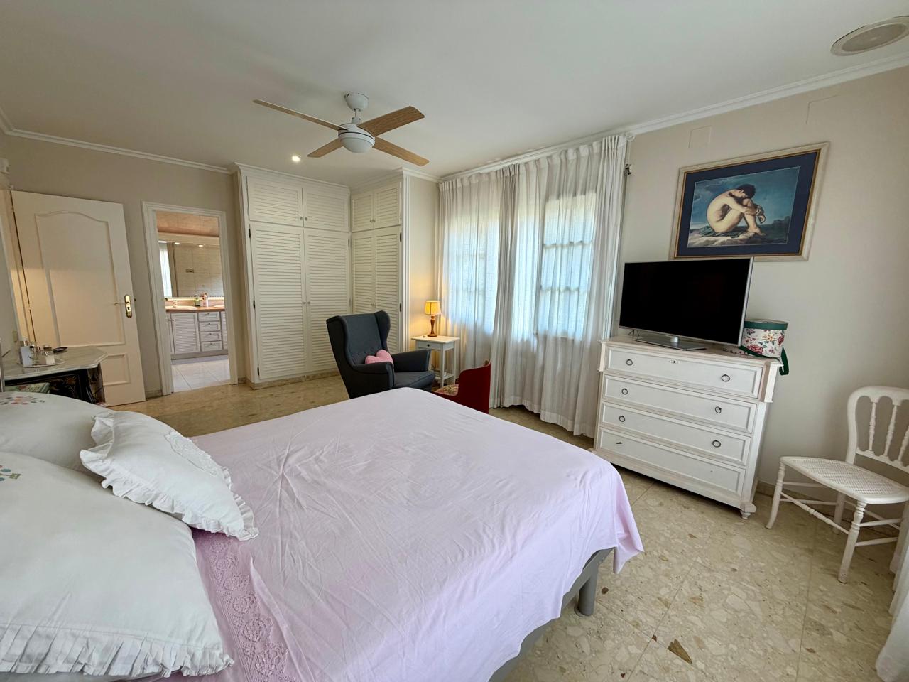 casa--chalet en montcada-i-reixac · montcada-centro 690000€