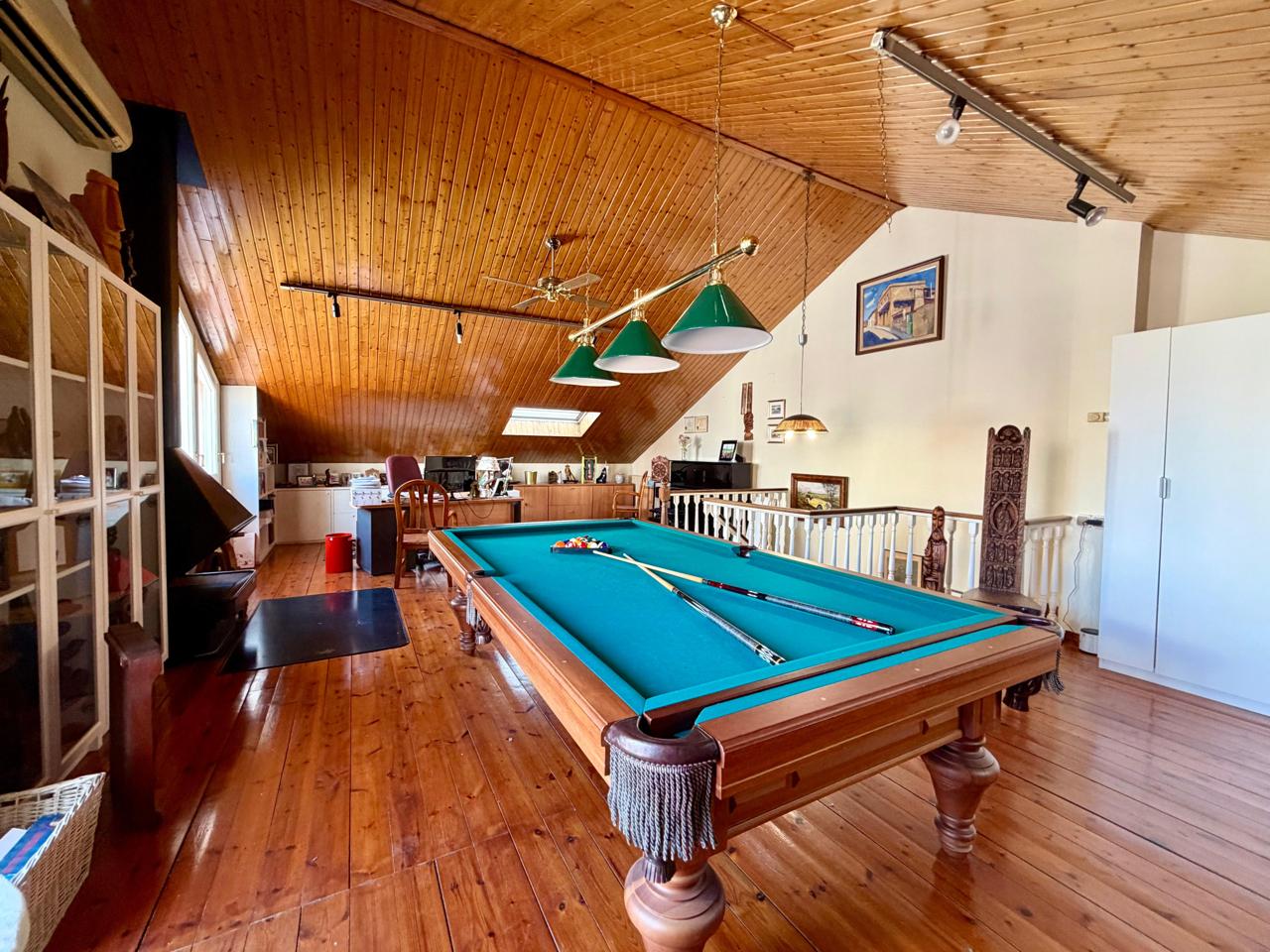 casa--chalet en montcada-i-reixac · montcada-centro 690000€