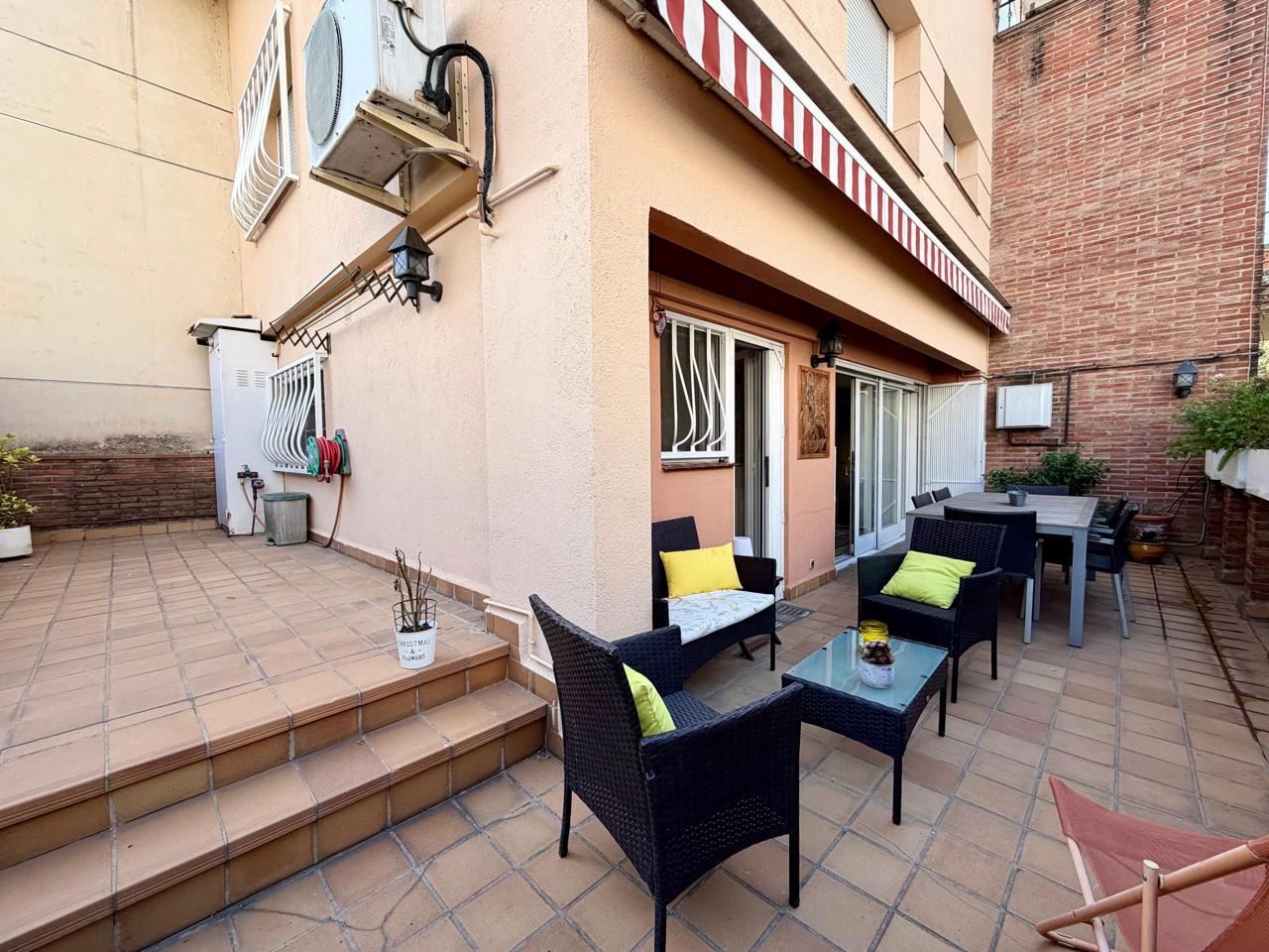 casa--chalet en montcada-i-reixac · montcada-centro 690000€