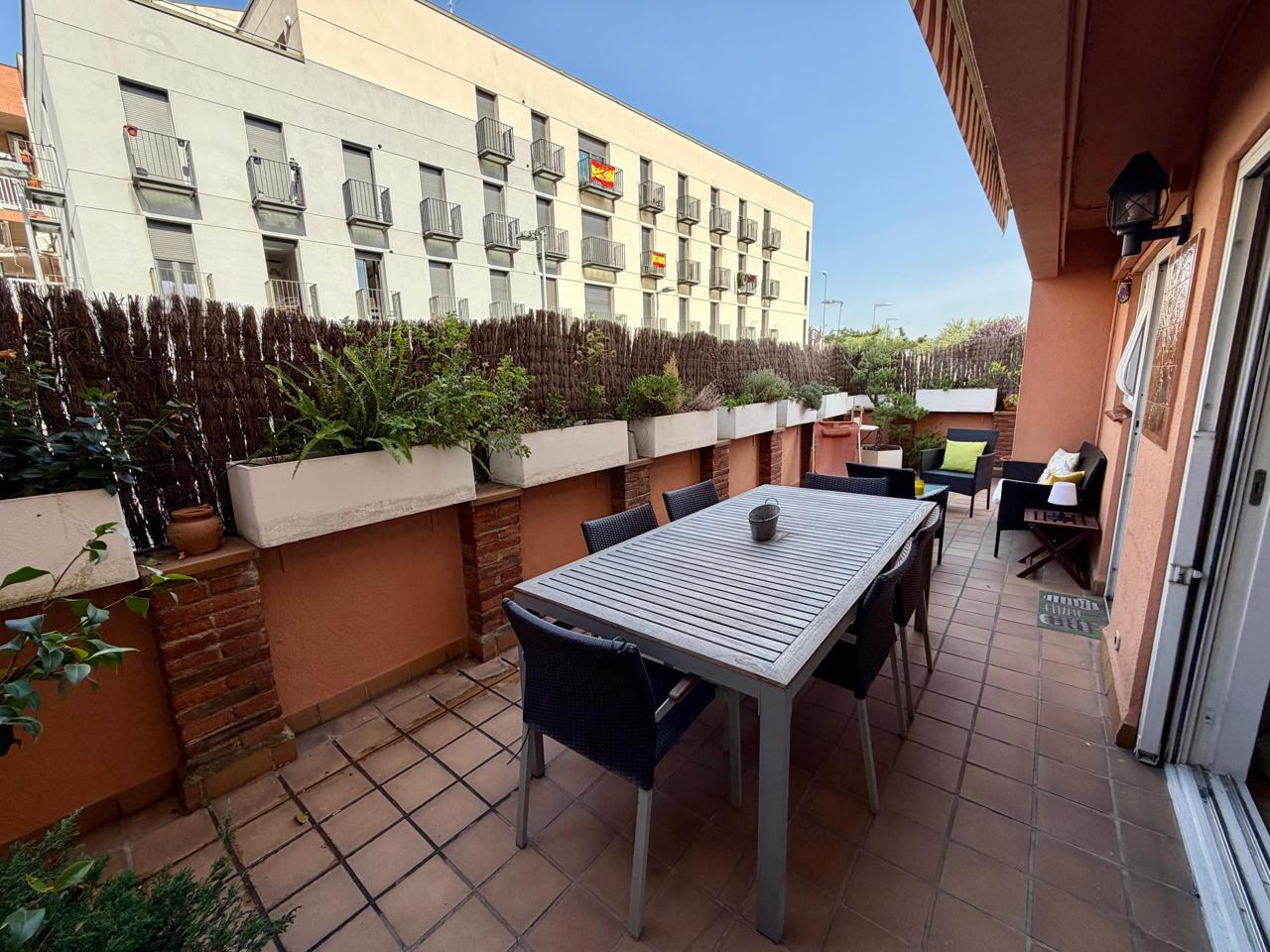 casa--chalet en montcada-i-reixac · montcada-centro 690000€