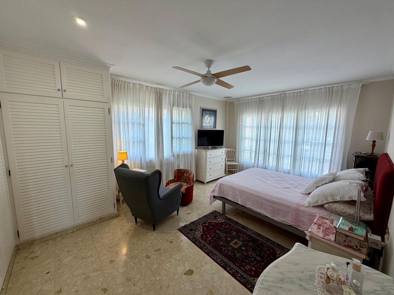 casa--chalet en montcada-i-reixac · montcada-centro 690000€