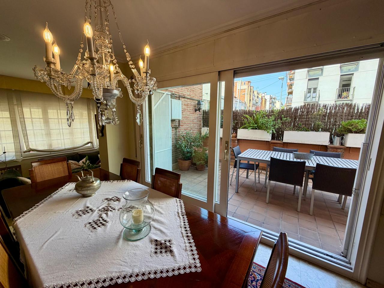 casa--chalet en montcada-i-reixac · montcada-centro 690000€